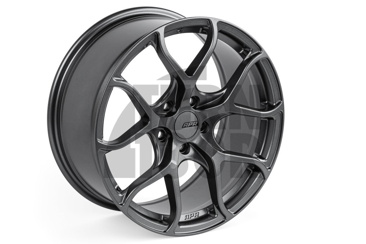 A01 Flow Formed Wheel 18 x 8.5 ET45 Gunmetal, Black or Silver APR