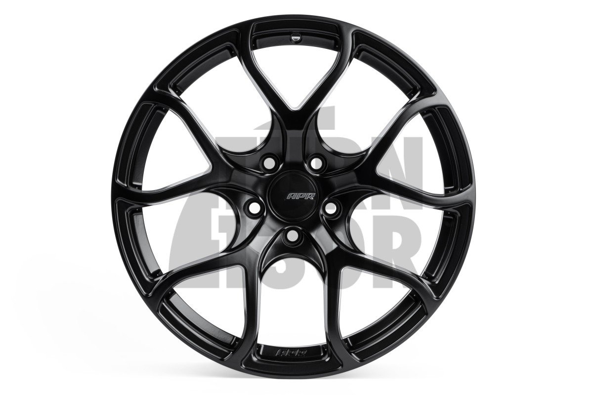 A01 Flow Formed Wheel 18 x 8.5 ET45 Gunmetal, Black or Silver APR